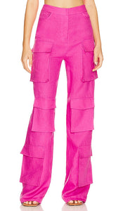 SELMACILEK Wide Leg Cargo Pant in Fuchsia - Pantalon cargo à jambe large SELMACILEK en fuchsia - SELMACILEK 紫红色阔腿工装裤 - SELMACILEK Cargohose mit weitem Bein in Fuchsia - SELMACILEK 와이드 레그 카고 팬츠 - Pantaloni cargo SELMACILEK a gamba larga in fucsia