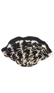 SENSI STUDIO Seashell Clutch in Black - Pochette coquillage SENSI STUDIO en noir - SENSI STUDIO 黑色贝壳手拿包 - SENSI STUDIO Muschel-Clutch in Schwarz - SENSI STUDIO 씨쉘 클러치 블랙 색상 - Pochette con conchiglia SENSI STUDIO in nero