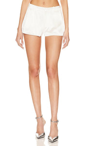 SER.O.YA Wren Shorts in White - Short Wren SER.O.YA en blanc - SER.O.YA 白色鹪鹩短裤 - SER.O.YA Wren Shorts in Weiß - SER.O.YA 렌 쇼츠 화이트 색상 - SER.O.YA Pantaloncini Wren in bianco