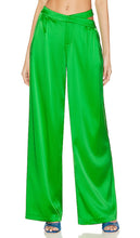 SER.O.YA Zarri Silk Pant in Green - Pantalon en soie SER.O.YA Zarri en vert - SER.O.YA Zarri 绿色丝绸长裤 - SER.O.YA Zarri Seidenhose in Grün - SER.O.YA Zarri 실크 팬츠 - SER.O.YA Zarri Pantaloni in seta in verde