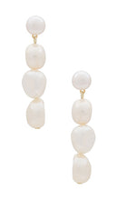 SHASHI Ciel Earring in Ivory