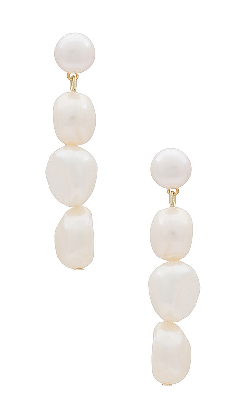 SHASHI Ciel Earring in Ivory