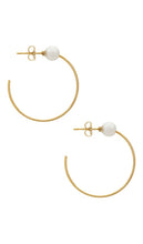 SHASHI Classique Pearl Earring in Metallic Gold