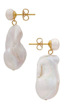SHASHI Iianthia Earring in Ivory