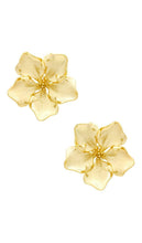 SHASHI Iys Earring in Metallic Gold