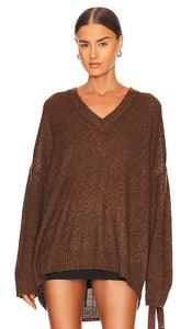 Show Me Your Mumu Ozzy Oversized Sweater in Brown - Montrez-moi votre pull surdimensionné Mumu Ozzy en marron - 给我看看你的 Mumu Ozzy 棕色大号毛衣 - Zeigen Sie mir Ihren übergroßen Mumu Ozzy-Pullover in Braun - Show Me Your Mumu Ozzy 오버사이즈 스웨터브라운 색상 - Mostrami il tuo maglione oversize Mumu Ozzy in marrone