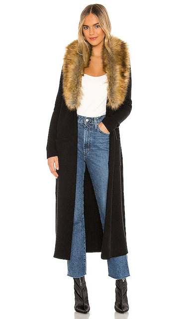 Show Me Your Mumu Lombardi Long Cardigan With Faux Fur Trim in Black - Show Me Your Mumu Lombardi - Cardigan long avec bordure en fausse fourrure - Noir - 向我展示您的 Mumu Lombardi 黑色人造毛皮饰边长开衫 - Zeigen Sie mir Ihren langen Cardigan von Mumu Lombardi mit Kunstpelzbesatz in Schwarz - Mumu Lombardi 인조 모피 트림 블랙 롱 가디건 보여주세요 - Mostrami il tuo cardigan lungo Mumu Lombardi con bordo in pelliccia sintetica in nero
