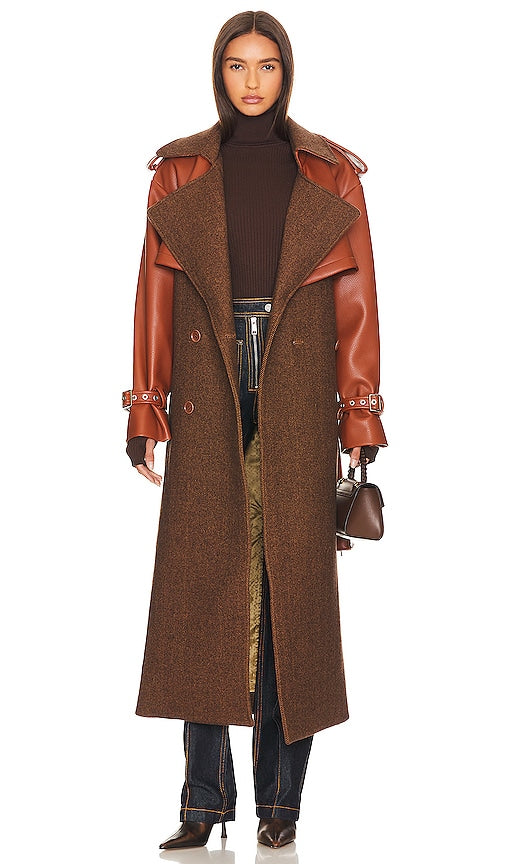 SIMKHAI Doni Faux Leather Trench Coat in Brown - SIMKHAI Doni Trench-coat en simili cuir marron - SIMKHAI Doni 棕色人造皮革风衣 - SIMKHAI Doni Kunstleder-Trenchcoat in Braun - SIMKHAI Doni 인조 가죽 트렌치코트브라운 색상 - Trench SIMKHAI Doni in ecopelle marrone