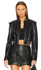 SIMKHAI Doreen Regenerated Leather Bomber Jacket in Black - SIMKHAI Doreen Blouson aviateur en cuir régénéré en noir - SIMKHAI Doreen 黑色再生皮革飞行员夹克 - SIMKHAI Doreen Bomberjacke aus regeneriertem Leder in Schwarz - SIMKHAI Doreen 재생 가죽 보머 재킷블랙 색상 - Giubbotto bomber in pelle rigenerata SIMKHAI Doreen in nero