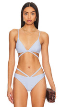 SIMKHAI Harlen Bikini Top in Blue - Haut de bikini SIMKHAI Harlen en bleu - SIMKHAI 蓝色哈伦比基尼上衣 - SIMKHAI Harlen Bikinioberteil in Blau - SIMKHAI Harlen 비키니 탑 블루 색상 - Top bikini Harlen SIMKHAI in blu
