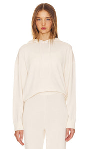 SIMKHAI Hoody Sweater in Ivory - Pull à capuche SIMKHAI en ivoire - SIMKHAI 象牙色连帽毛衣 - SIMKHAI Kapuzenpullover in Elfenbein - SIMKHAI 후디 스웨터 아이보리 색상 - Maglione con cappuccio SIMKHAI in avorio