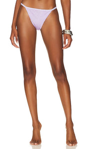 SIMKHAI Moxie Bikini Bottom in Lavender - Bas de bikini SIMKHAI Moxie en lavande - SIMKHAI Moxie 薰衣草紫比基尼泳裤 - SIMKHAI Moxie Bikinihose in Lavendel - SIMKHAI MOXIE 비키니 하의 - Slip bikini SIMKHAI Moxie color lavanda