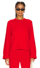 SIMKHAI Raglan Crewneck Sweater in Red - SIMKHAI Pull raglan à col rond en rouge - SIMKHAI 红色插肩圆领毛衣 - SIMKHAI Raglan-Pullover mit Rundhalsausschnitt in Rot - SIMKHAI 래글런 크루넥 스웨터레드 색상 - Maglione girocollo raglan SIMKHAI in rosso