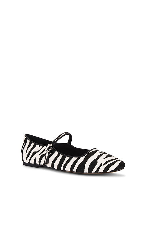 Steve Madden Maple Ballet Flat in Black,White