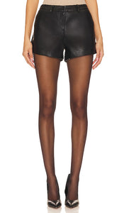 SNDYS Wendy Faux Leather Shorts in Black - SNDYS Wendy Short en simili cuir noir - SNDYS Wendy 黑色人造皮短裤 - SNDYS Wendy Kunstleder-Shorts in Schwarz - SNDYS Wendy 인조 가죽 반바지블랙 색상 - Pantaloncini in ecopelle SNDYS Wendy in nero