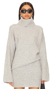 SNDYS Winnie Jumper in Light Grey - Pull SNDYS Winnie en gris clair - SNDYS 浅灰色 Winnie 毛衣 - SNDYS Winnie Pullover in Hellgrau - SNDYS 위니 점퍼 라이트 그레이 색상 - Maglione SNDYS Winnie in grigio chiaro