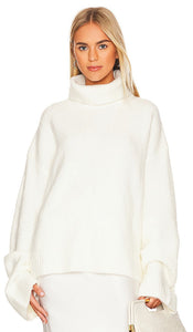 SNDYS x REVOLVE Cecilia Knit Jumper in Cream - SNDYS x REVOLVE Pull en Maille Cecilia en Crème - SNDYS x REVOLVE Cecilia 奶油色针织毛衣 - SNDYS x REVOLVE Cecilia Strickpullover in Creme - SNDYS x REVOLVE 세실리아 니트 점퍼 - Maglione lavorato a maglia Cecilia SNDYS x REVOLVE in crema