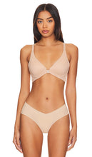 SPANX Bra-llelujah Plunge Bra in Beige - SPANX Soutien-gorge-llelujah Soutien-gorge plongeant en beige - SPANX Bra-llelujah 米色深 V 文胸 - SPANX Bra-llelujah Plunge-BH in Beige - SPANX Bra-llelujah 플런지 브라 베이지 색상 - Reggiseno SPANX Bra-llelujah con scollo profondo in beige