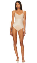 SPANX Cami Thong Bodysuit in Beige - SPANX Body string caraco en beige - 米色 SPANX 吊带丁字裤连体衣 - SPANX Cami-Tanga-Body in Beige - SPANX Cami Thong 바디수트베이지 색상 - Body perizoma SPANX Cami in beige