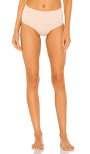 SPANX Everyday Shaping Brief in Tan - Slip gainant SPANX Everyday en beige - 棕褐色 SPANX 日常塑身内裤 - SPANX Everyday Shaping Slip in Hellbraun - SPANX 에브리데이 셰이핑 브리프(Tan) - SPANX Slip modellante quotidiano in marrone chiaro