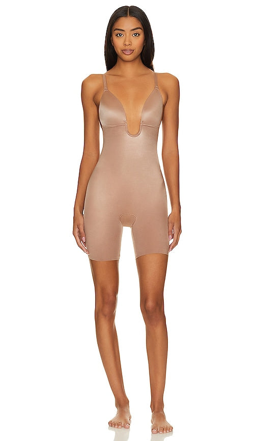 SPANX Plunge Bodysuit in Brown - Body plongeant SPANX en marron - 棕色 SPANX 深 V 连体衣 - SPANX-Body mit tiefem Ausschnitt in Braun - SPANX 플런지 바디수트 브라운 색상 - Body SPANX con scollo profondo in marrone