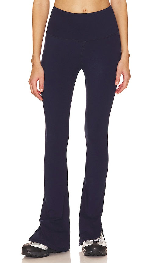 STRUT-THIS The Beau Pant in Navy - STRUT-THIS Le pantalon Beau en bleu marine - STRUT-THIS 海军蓝 Beau 裤子 - STRUT-THIS Die Beau Pant in Marineblau - STRUT-THIS 보 팬츠 네이비 색상 - STRUT-QUESTO Il Beau Pant in blu scuro