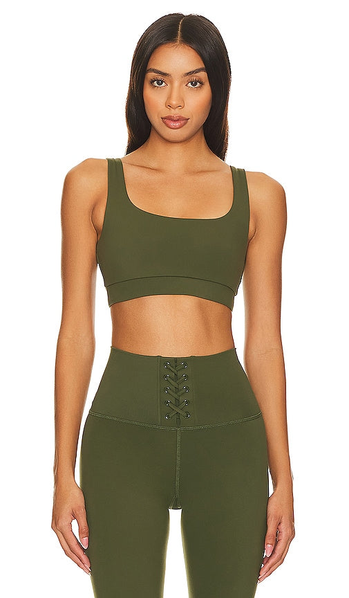 STRUT-THIS The Jolie Bra in Green - STRUT-THIS Le soutien-gorge Jolie en vert - STRUT-THIS Jolie 绿色文胸 - STRUT-THIS Der Jolie-BH in Grün - STRUT-THIS 그린 색상의 졸리 브라 - STRUT-THIS Il reggiseno Jolie in verde