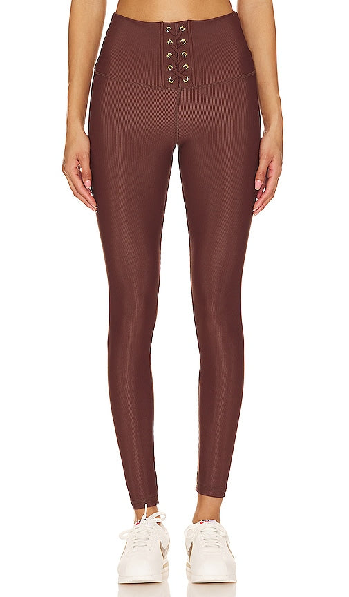 STRUT-THIS X Chantelle Paige-Mulligan The Liam Ankle Legging in Chocolate - STRUT-THIS X Chantelle Paige-Mulligan Legging à la cheville Liam en chocolat - STRUT-THIS X Chantelle Paige-Mulligan The Liam 巧克力色踝打底裤 - STRUT-THIS X Chantelle Paige-Mulligan The Liam Ankle Legging in Chocolate - STRUT-THIS X Chantelle Paige-Mulligan 초콜릿 앵클 레깅스 - STRUT-THIS X Chantelle Paige-Mulligan I leggings alla caviglia Liam color cioccolato