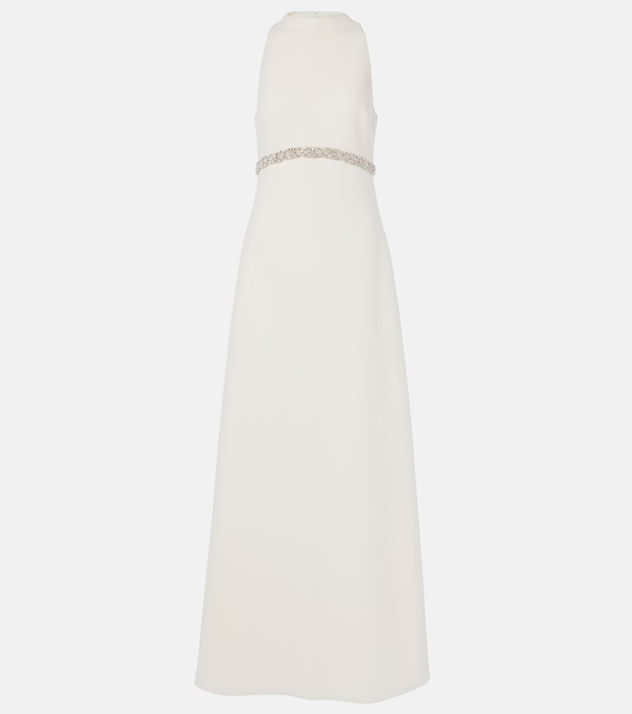 Safiyaa Joules embellished gown. 萨菲娅·朱尔斯 (Safiyaa Joules) 的装饰礼服