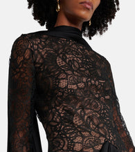 Safiyaa Serryna lace gown
