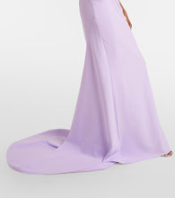 Safiyaa Sofie  gown