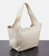 Saint Laurent Le 5 √É¬† 7 Bea Large leather tote bag