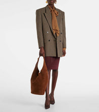 Saint Laurent Le 5 √É¬† 7 Supple Large suede shoulder bag