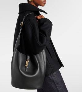Saint Laurent Le 5 √É¬† 7 grained leather shoulder bag