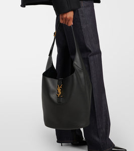 Saint Laurent Le 5 √É¬† 7 grained leather shoulder bag