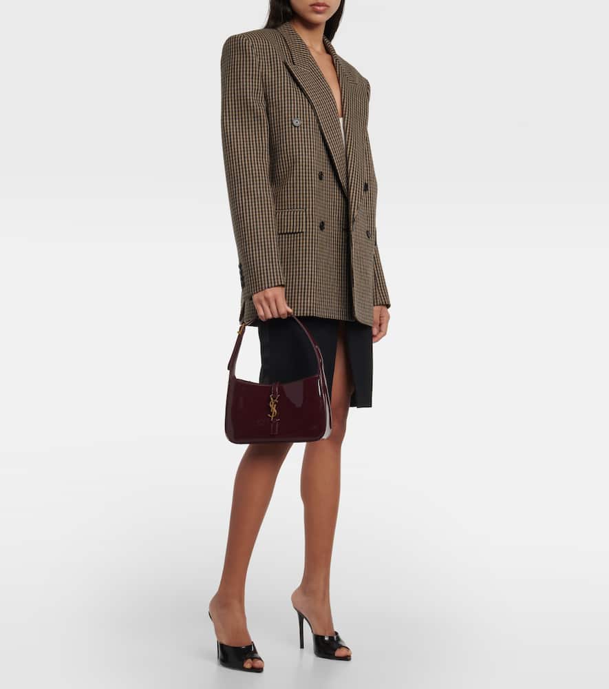 Saint Laurent Le 5 √É¬† 7 patent leather shoulder bag