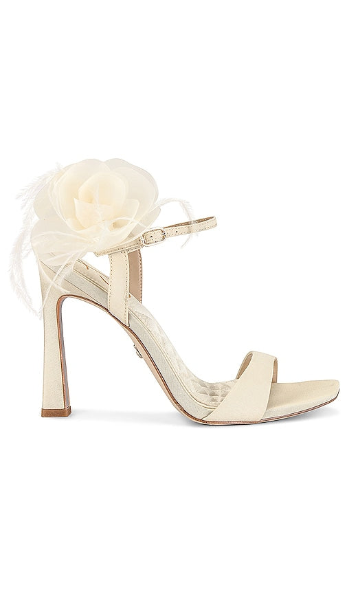 Sam Edelman Leana 2 Sandal in Ivory - Sandale Sam Edelman Leana 2 en ivoire - Sam Edelman Leana 2 象牙色凉鞋 - Sam Edelman Leana 2 Sandale in Elfenbein - Sam Edelman Leana 2 샌들 아이보리 색상 - Sandalo Leana 2 Sam Edelman in avorio