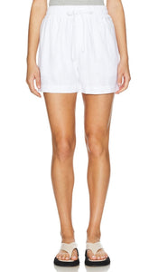 Sanctuary Breezy Pull On Short in White - Short à enfiler Sanctuary Breezy en blanc - Sanctuary Breezy 白色套头短裤 - Sanctuary Breezy Pull-On-Shorts in Weiß - Sanctuary 브리즈 풀온 쇼츠 화이트 색상 - Pantaloncini da infilare Breezy Sanctuary in bianco