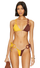 Saudade Pecan Sunset Triangle Top in Yellow,Brown - Haut triangle Saudade Pecan Sunset en jaune, marron - Saudade 山核桃日落三角上衣（黄色、棕色） - Saudade Pecan Sunset Triangel-Top in Gelb, Braun - Saudade Pecan 선셋 트라이앵글 탑 - Top a triangolo Saudade Pecan Sunset in giallo, marrone