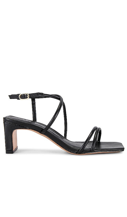 Schutz Aimee Sandal in Black - Sandale Schutz Aimee en noir - Schutz Aimee 黑色凉鞋 - Schutz Aimee Sandale in Schwarz - Schutz Aimee 샌들블랙 색상 - Sandalo Schutz Aimee in nero
