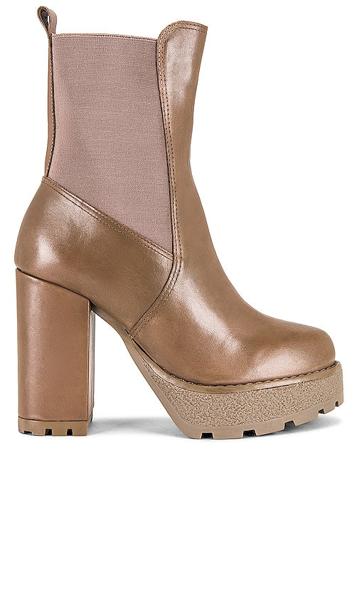 Schutz Billie Platform Boot in Brown - Botte à plateforme Schutz Billie en marron - Schutz Billie 棕色厚底靴 - Schutz Billie Plateaustiefel in Braun - Schutz Billie 플랫폼 부츠 브라운 색상 - Stivale con plateau Schutz Billie in marrone