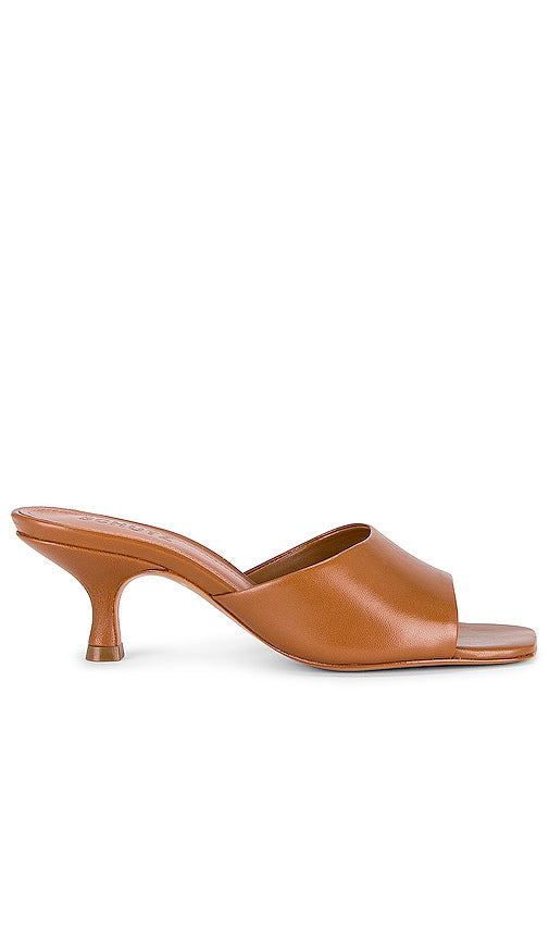 Schutz Dethalia Mule in Brown - Mules Schutz Dethalia en marron - Schutz Dethalia 棕色穆勒鞋 - Schutz Dethalia Mule in Braun - Schutz Dethalia 뮬 브라운 색상 - Schutz Dethalia Mule in marrone