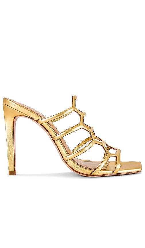 Schutz Julianna Weekend Sandal in Metallic Gold - Sandale de week-end Schutz Julianna en or métallisé - Schutz Julianna 金属金色周末凉鞋 - Schutz Julianna Weekend Sandale in Metallic-Gold - Schutz Julianna 위켄드 샌들 메탈릭 골드 소재 - Sandalo da fine settimana Schutz Julianna in oro metallizzato