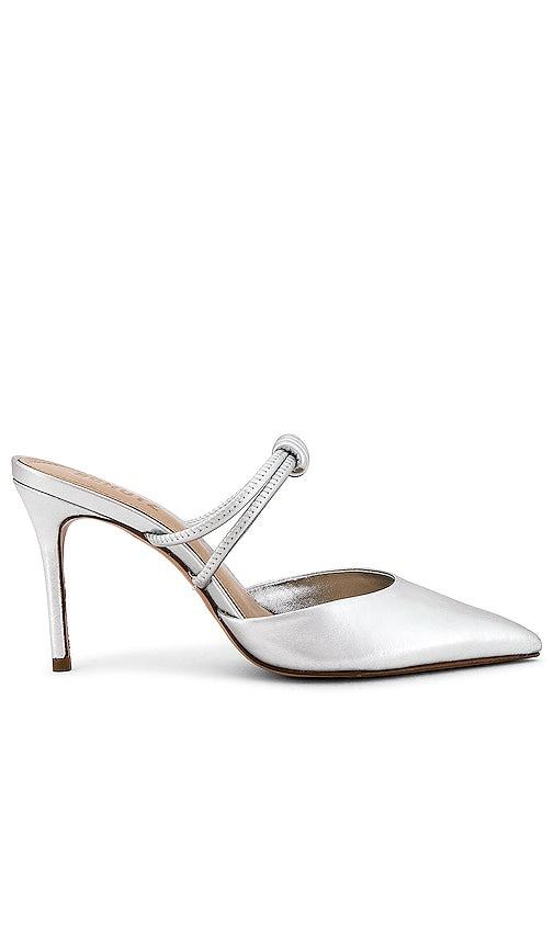 Schutz Lela Casual Sandal in Metallic Silver - Sandale décontractée Schutz Lela en argent métallisé - Schutz Lela 金属银休闲凉鞋 - Schutz Lela Lässige Sandale in Metallic-Silber - Schutz Lela 캐주얼 샌들 메탈릭 실버 소재 - Sandalo casual Schutz Lela in argento metallizzato