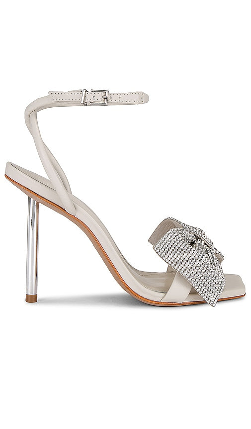 Schutz Mila Sandal in Ivory - Sandale Schutz Mila en ivoire - Schutz Mila 象牙色凉鞋 - Schutz Mila Sandale in Elfenbein - Schutz Mila 샌들 아이보리 색상 - Sandalo Schutz Mila in avorio