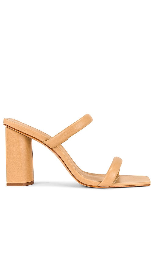 Schutz Ully Sandal in Nude - Sandale Schutz Ully en nu - Schutz Ully 裸色凉鞋 - Schutz Ully Sandale in Nude - Schutz Ully 샌들 누드 색상 - Sandalo Schutz Ully color nudo