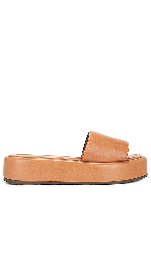 Schutz Yara Sandal in Brown - Sandale Schutz Yara en marron - Schutz Yara 棕色凉鞋 - Schutz Yara Sandale in Braun - Schutz Yara 샌들브라운 색상 - Sandalo Schutz Yara in marrone
