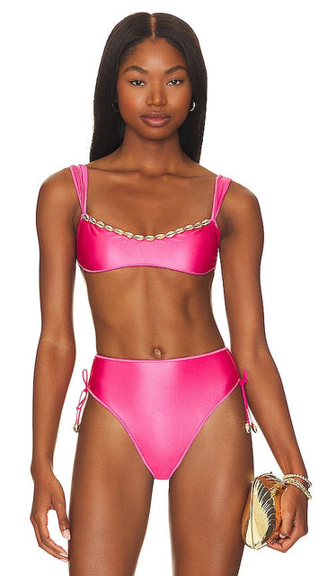 Seashell Alyssa Bandeau Bikini Top in Fuchsia - Haut de bikini bandeau Seashell Alyssa en fuchsia - 紫红色 Seashell Alyssa 抹胸式比基尼上衣 - Seashell Alyssa Bandeau-Bikinioberteil in Fuchsia - Seashell Alyssa Bandeau 비키니 탑 - Top bikini a fascia Alyssa Seashell in fucsia