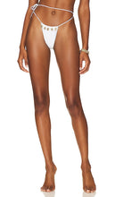 Seashell Pearl Tie Side Bikini Bottom in White - Bas de bikini Seashell Pearl noué sur les côtés en blanc - 白色贝壳珍珠侧系带比基尼泳裤 - Seitlich geschnürte Muschel-Perlen-Bikinihose in Weiß - Seashell Pearl Tie Side 비키니 하의 화이트 색상 - Fondo bikini con lacci laterali con perle di conchiglia in bianco