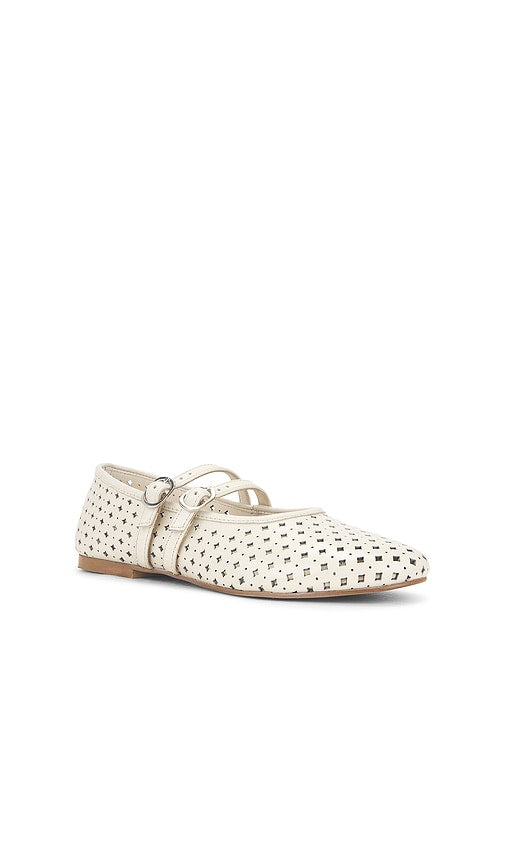 Seychelles Royal Ballet Flat in Ivory